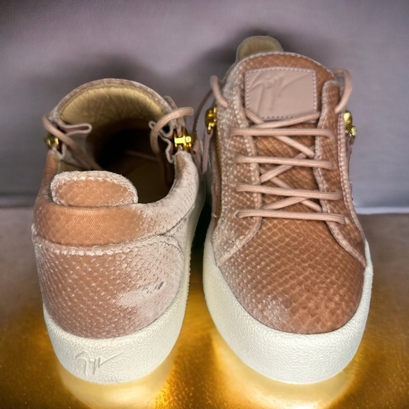 Brand New GIUSEPPE ZANOTTI of Gail velvet Low-top sneakers. Size 6 - Picture 4 of 8